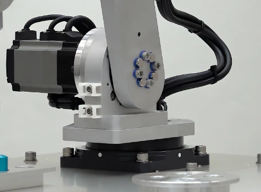 Lightened Joint Axis for Increased Flexibility in Design